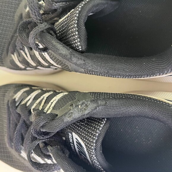 Nike Womens Run Swift Running Shoes Size 7.5 Black White Outdoor Hiking Athletic - Picture 7 of 11